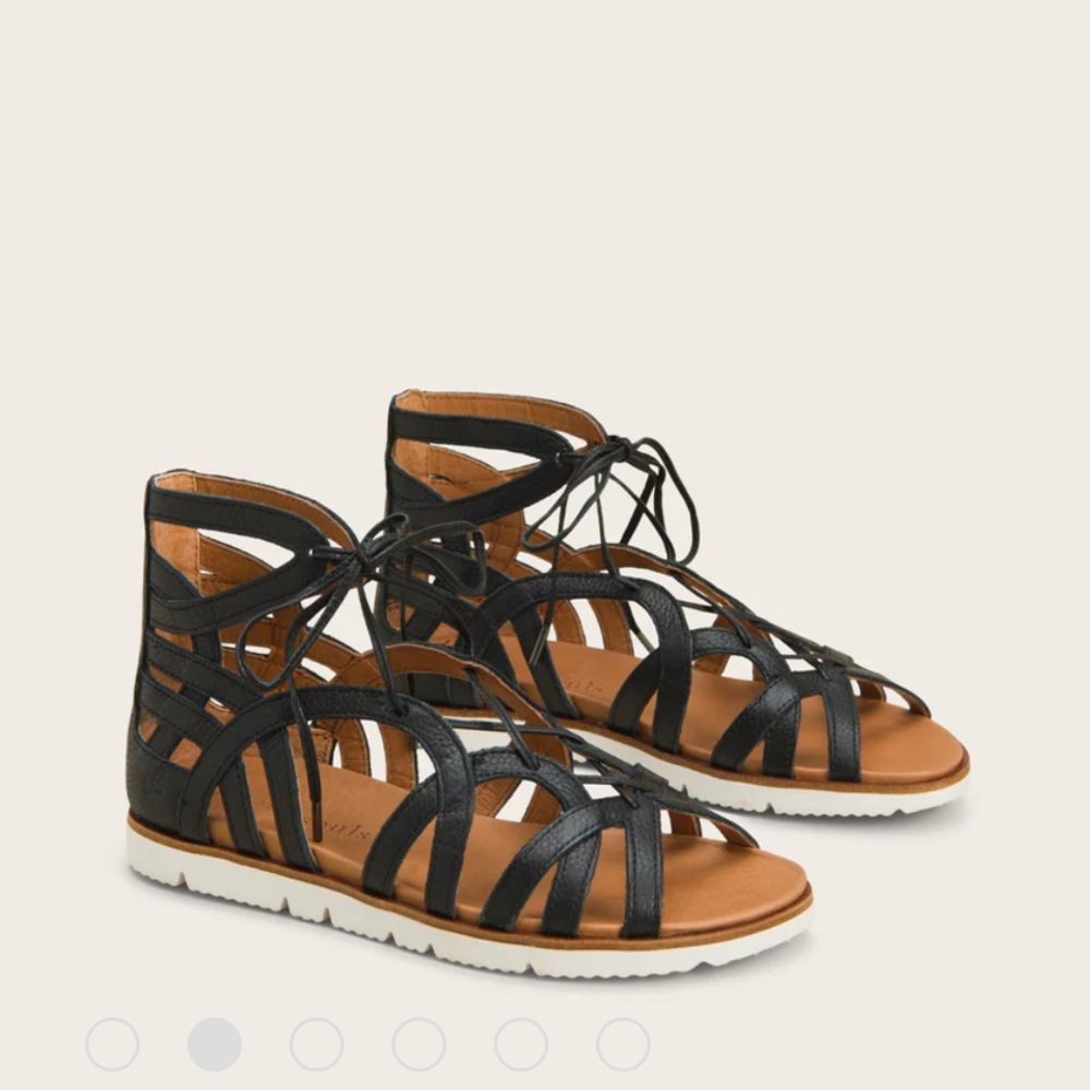 Gentle Souls Lavern Lite Lace Up Gladiator
Black Size 8
New in Box